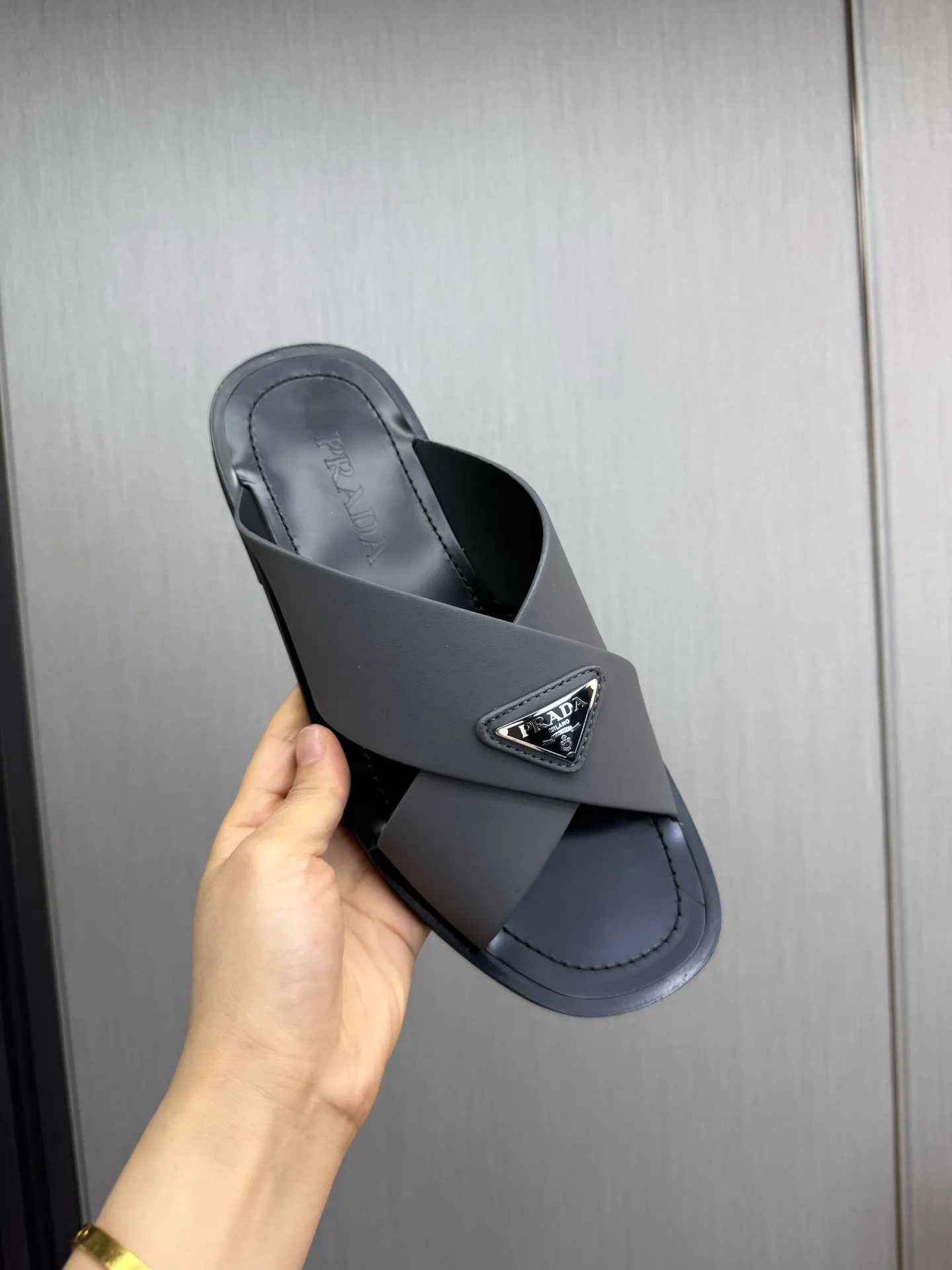 Factory price 340💰 ＰＲＡＤＡPrada - popular men's slippers hot sale 🔥 🩴Official website one to one production 38-45 sizes 45 46 🉑️Customized!